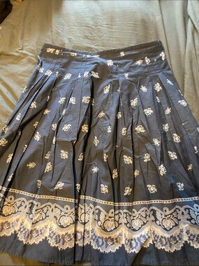 Liz Claiborne Slate  Blue A-Line Pleated Skirt with White Floral Border size 12